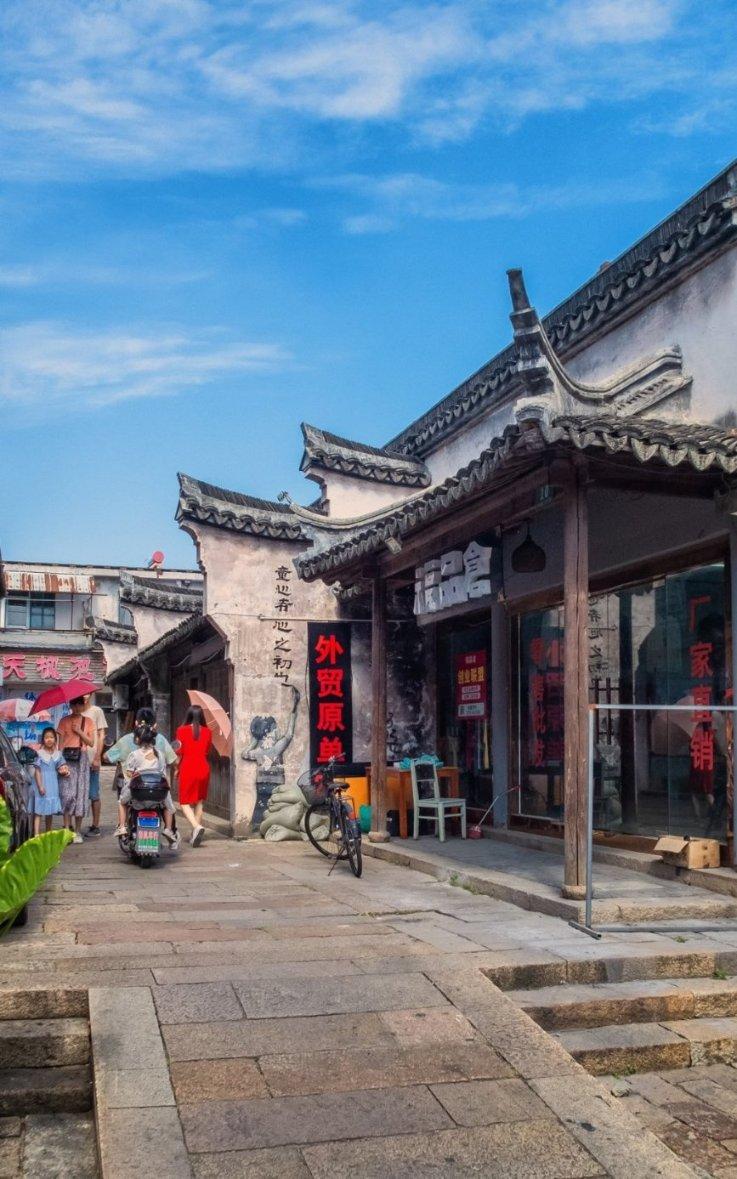 福建宁德：翰墨飘香进台企 春联纳福迎新春